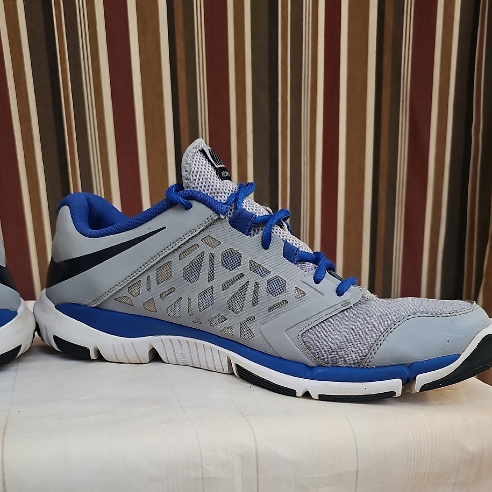Nike Gray and Blue Running Sneakers - Picture 3 of 8